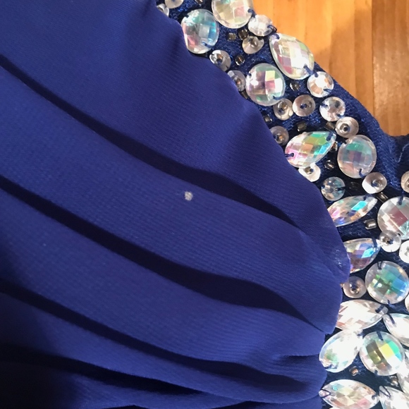 Size 5/6 formal dress - Picture 5 of 6
